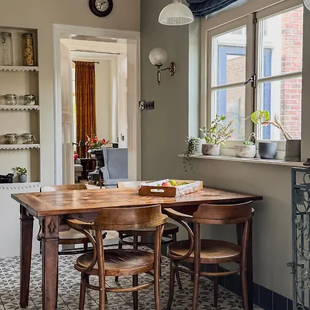 Bed and breakfast Romantische Nabij Centrum