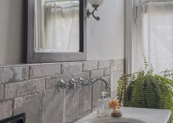 Romantische Nabij Centrum Bed and Breakfast Αϊντχόφεν