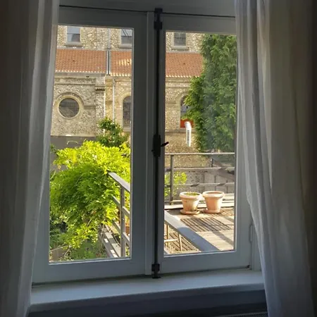 Romantische Nabij Centrum B&B 에인트호번